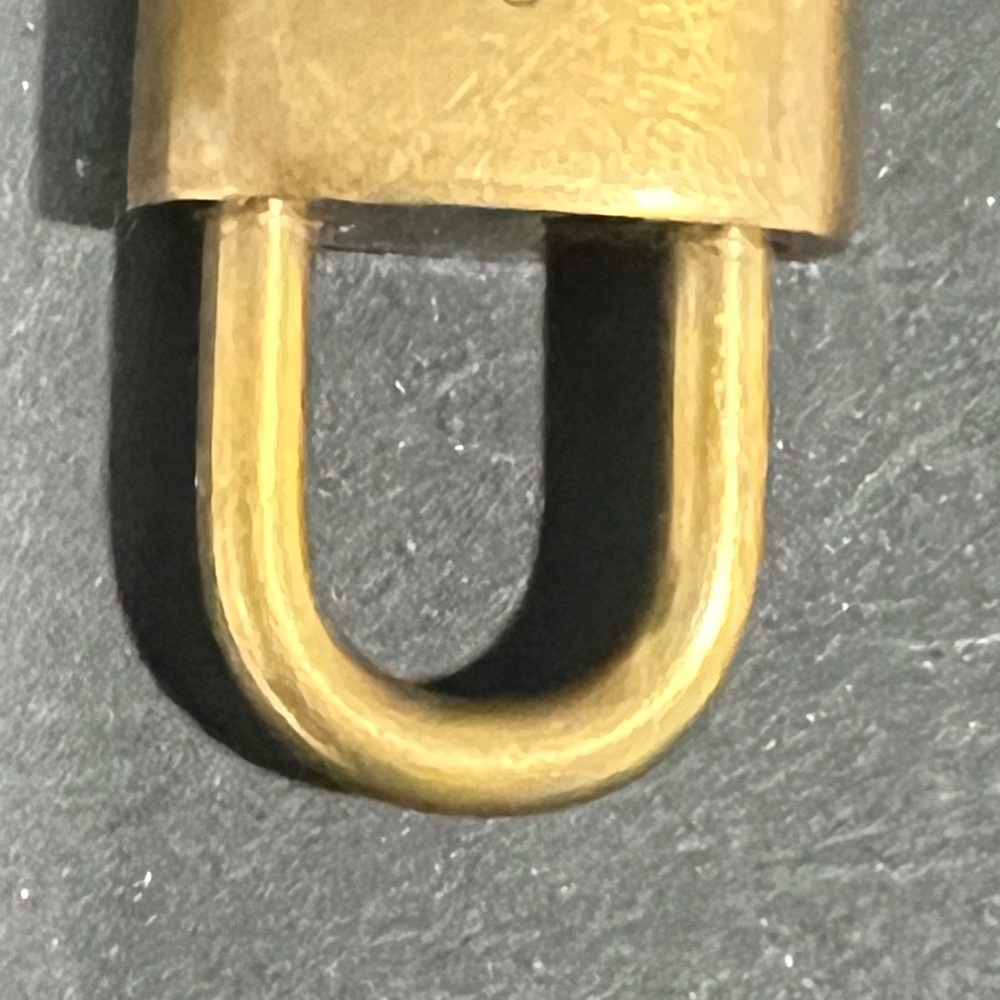 Louis Vuitton Gold lock for handbag - Picture 4 of 9